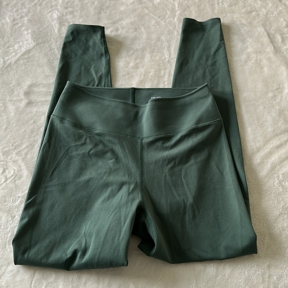 Uniqlo Pants - Uniqlo Green Leggings High-Waisted Slim Fit
